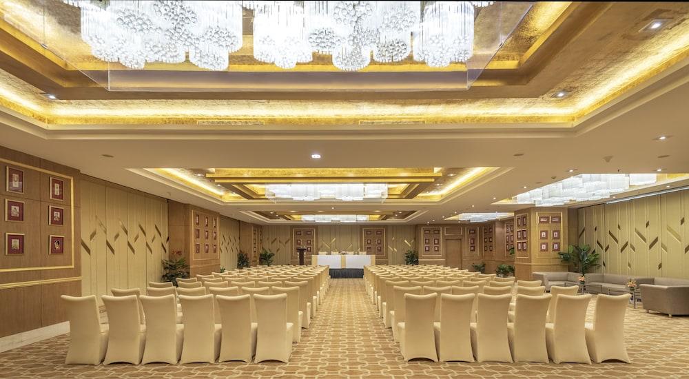 Radisson Gurugram Sohna Road City Center Gurgaon Buitenkant foto