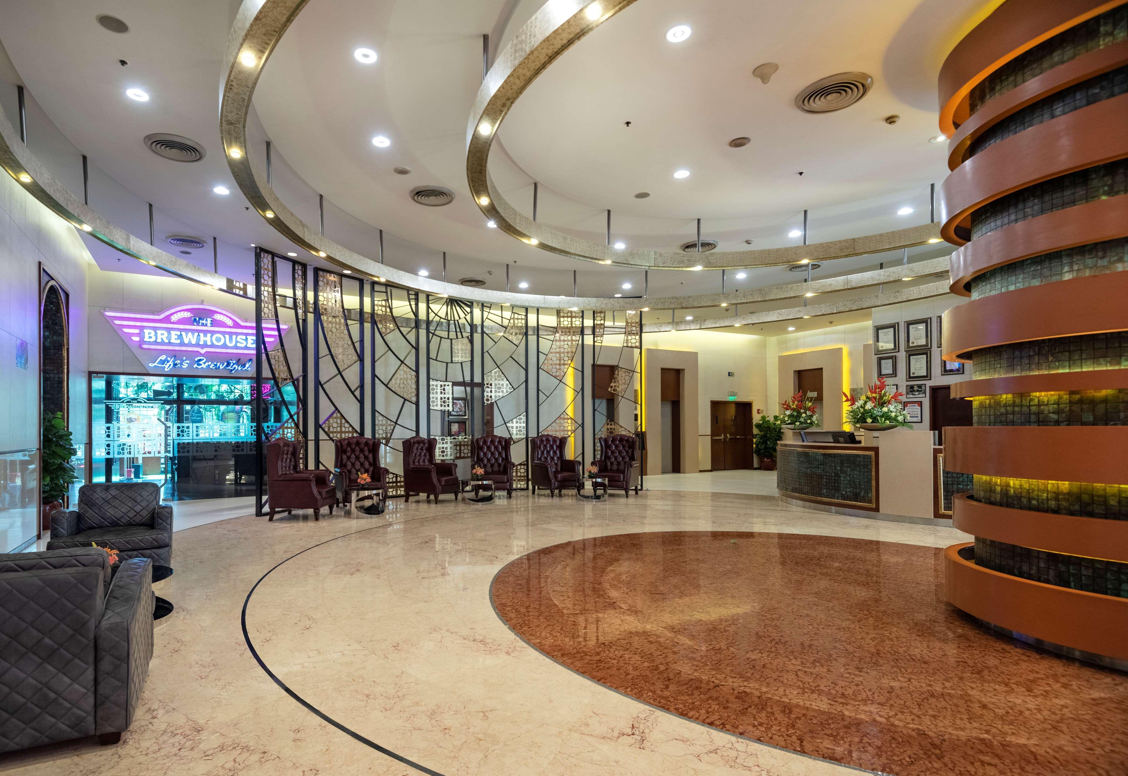 Radisson Gurugram Sohna Road City Center Gurgaon Buitenkant foto