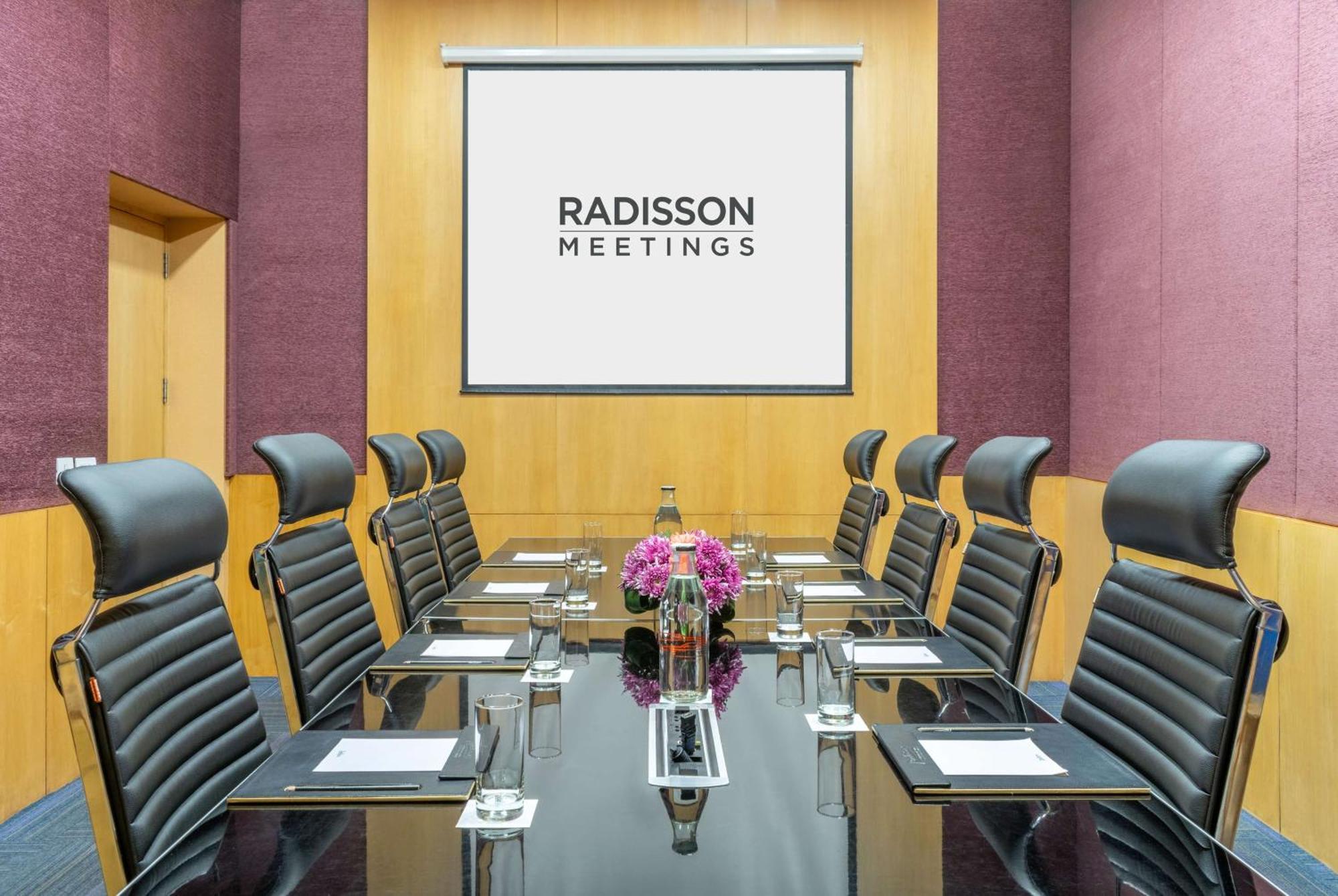 Radisson Gurugram Sohna Road City Center Gurgaon Buitenkant foto