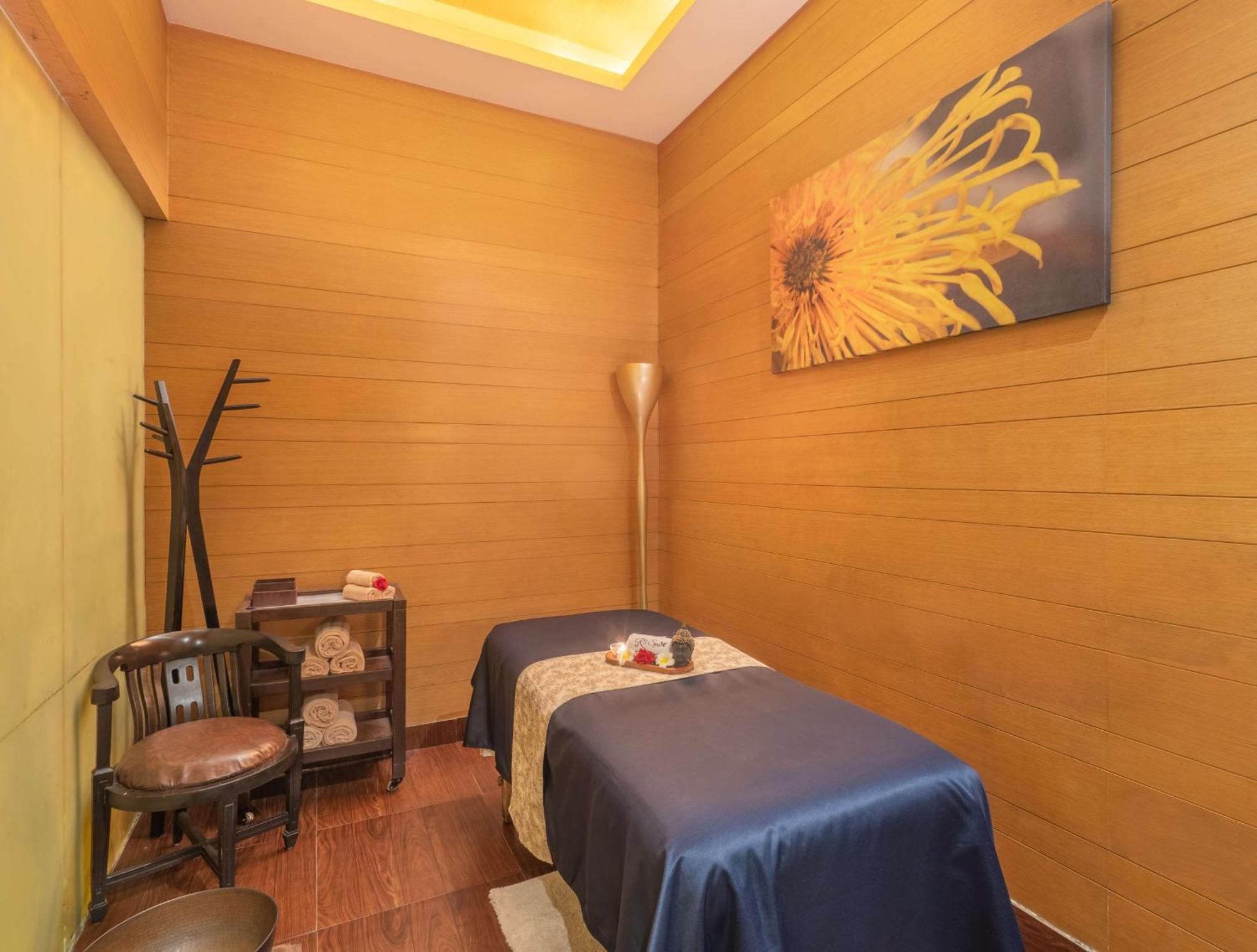 Radisson Gurugram Sohna Road City Center Gurgaon Buitenkant foto