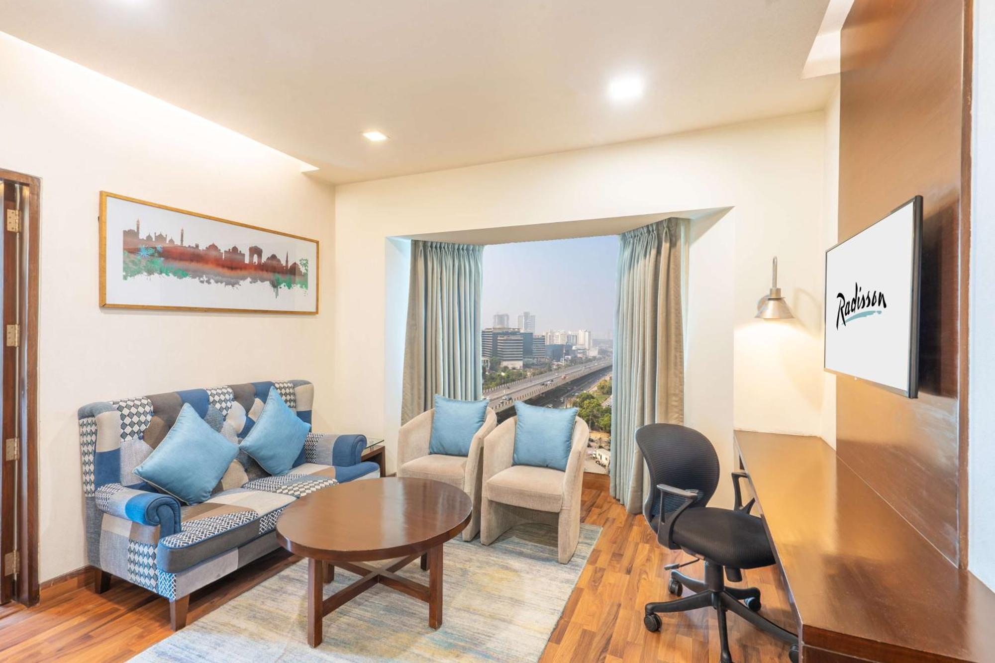 Radisson Gurugram Sohna Road City Center Gurgaon Buitenkant foto