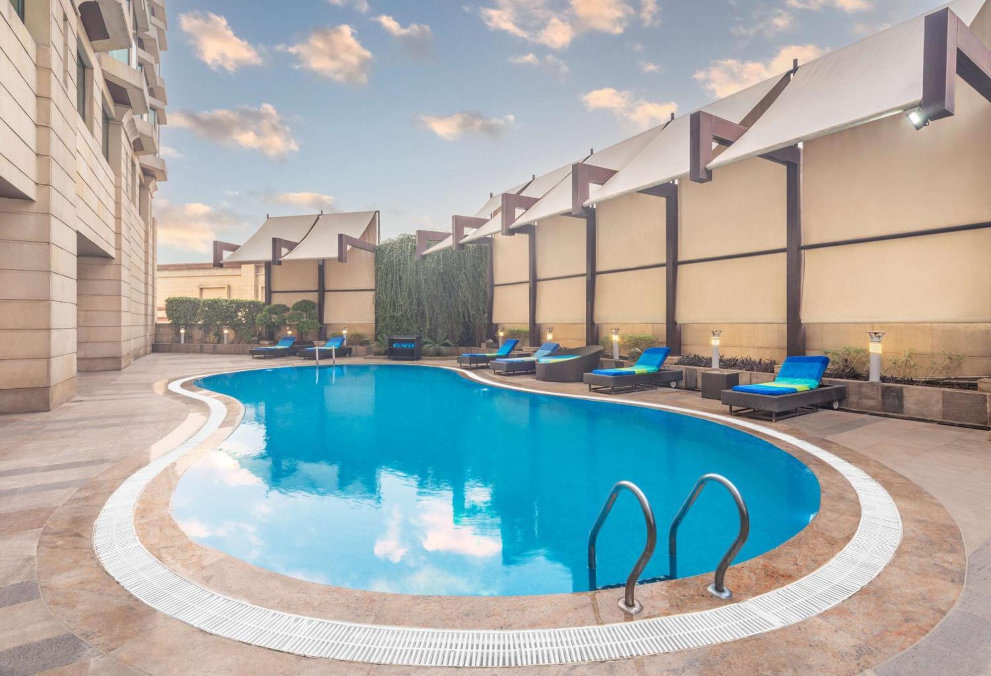 Radisson Gurugram Sohna Road City Center Gurgaon Buitenkant foto