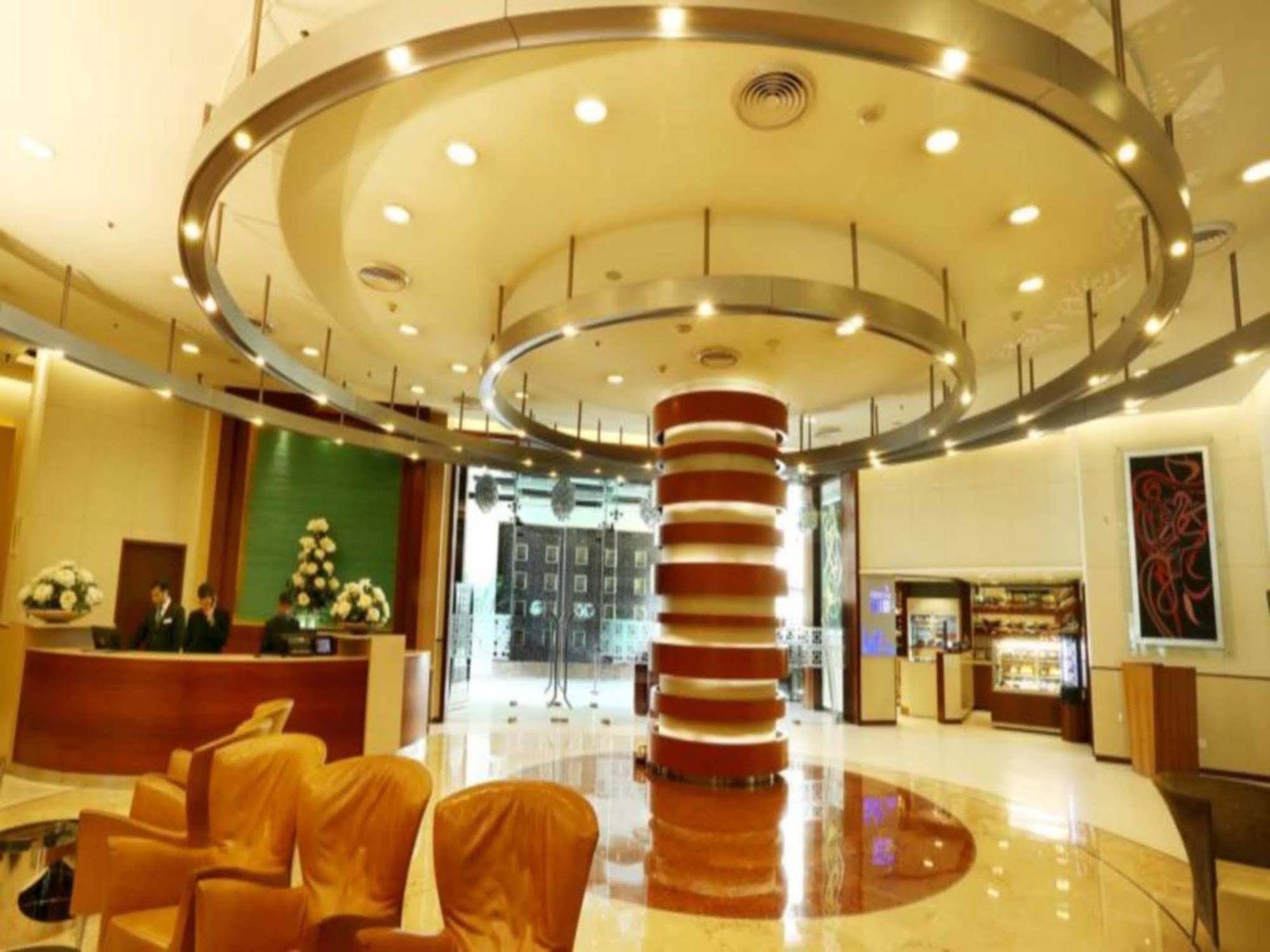 Radisson Gurugram Sohna Road City Center Gurgaon Buitenkant foto