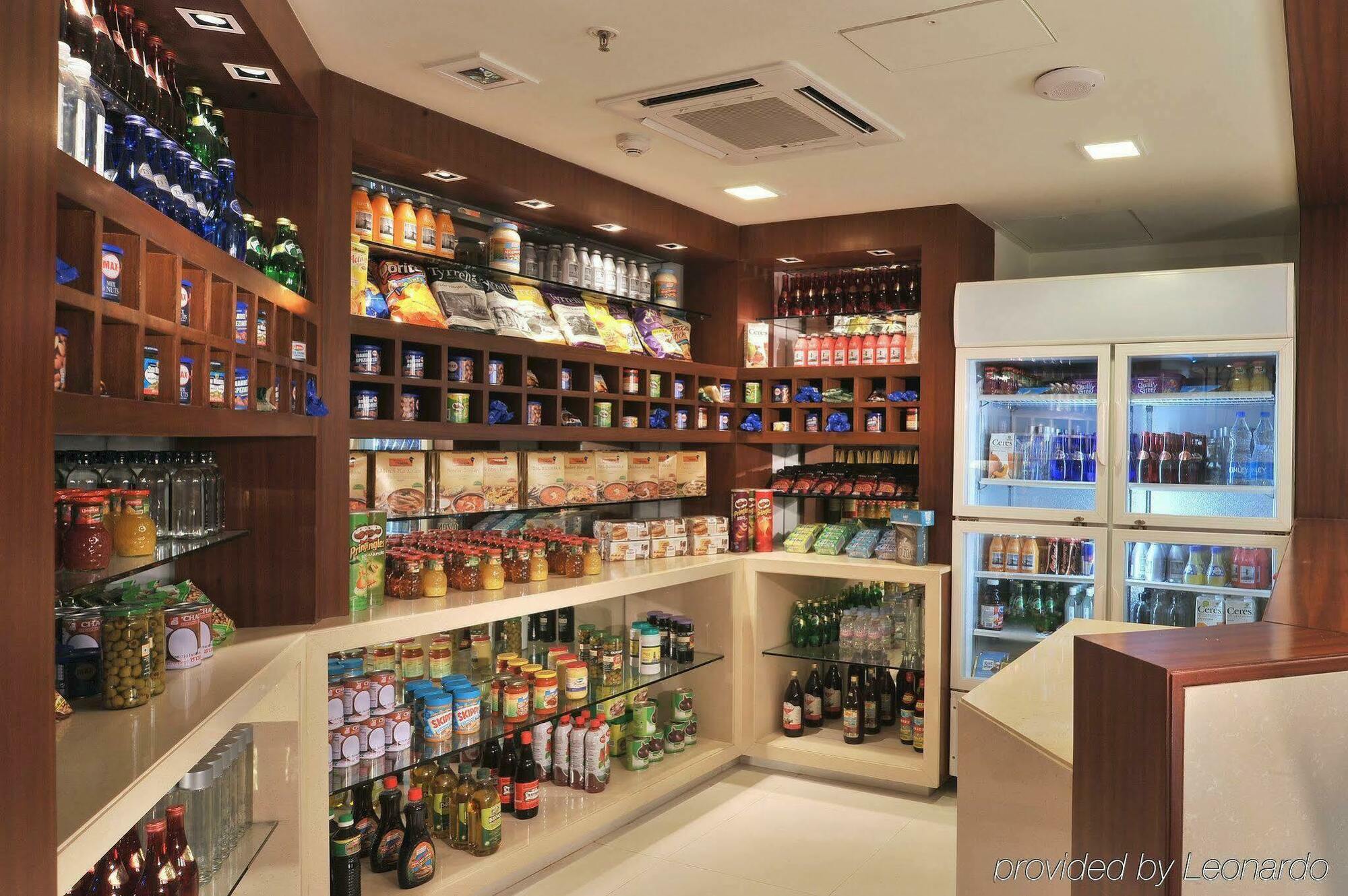 Radisson Gurugram Sohna Road City Center Gurgaon Buitenkant foto